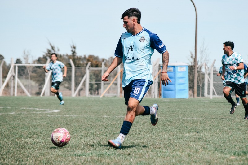 Triunfos de Racing, Embajadores y Loma Negra por el torneo local